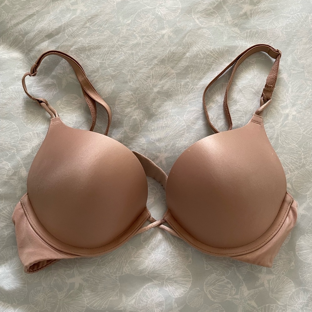 Victoria’s Secret bombshell bra